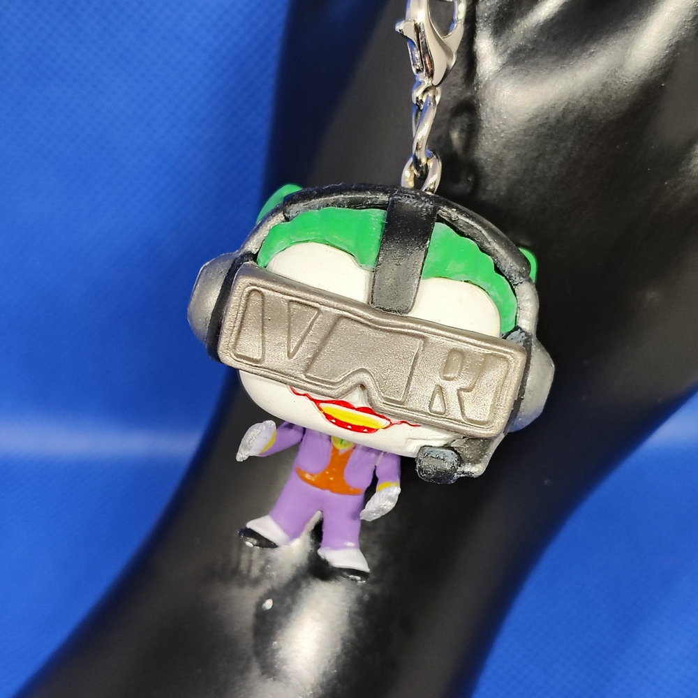 The Joker Gamer Pocket Pop! Keychain - Picture 4 of 5